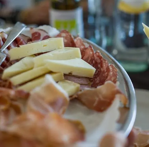 莫罗贝洛酒店 3*