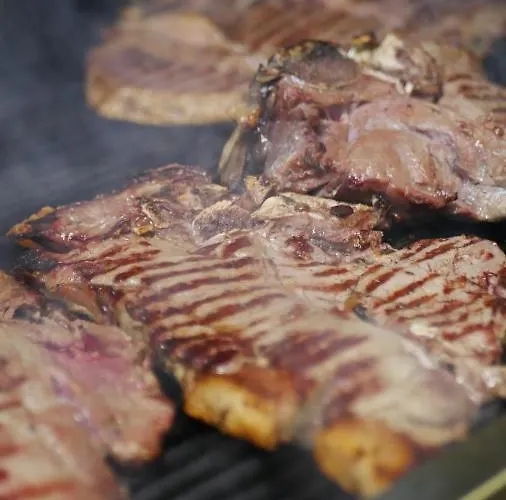 莫罗贝洛酒店 3*